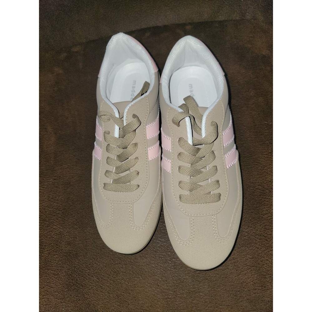 Madden‎ girl shoes sneakers taupe color Kory style new never worn size 7.5 women